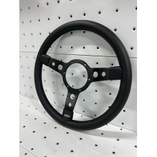 Volante Pele Preta Mountney 14" com braços pretos